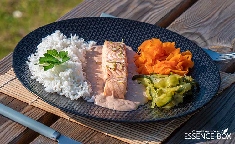 Recette - Pavé de saumon et ses tagliatelles de légumes accompagné